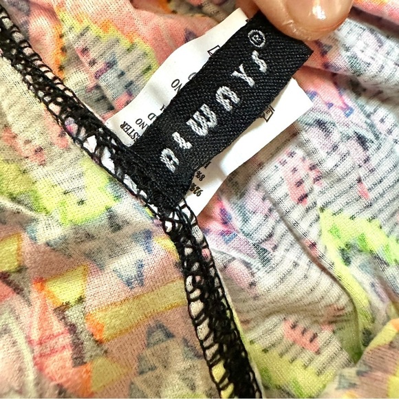 NWT Colorful Geometric Print Leggings One Size - Picture 5 of 6